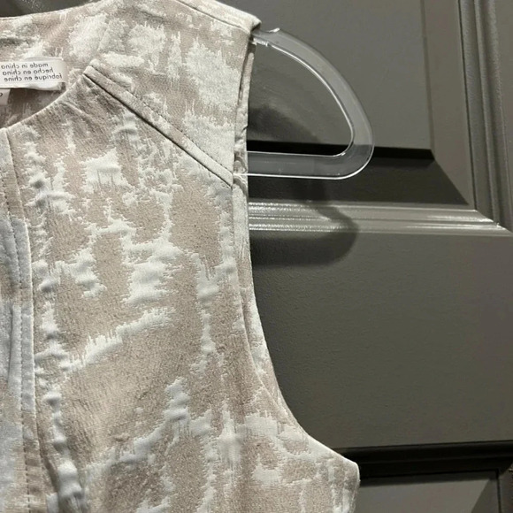 Calvin Klein Size 10 A-Line - Asymmetrical Dress Beige and Cream Print Like New - Picture 2 of 16